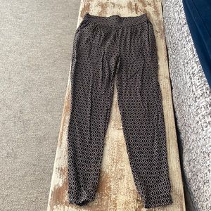 3 item bundle for $15✨create your bundle and send 🩷 Flowey joggers